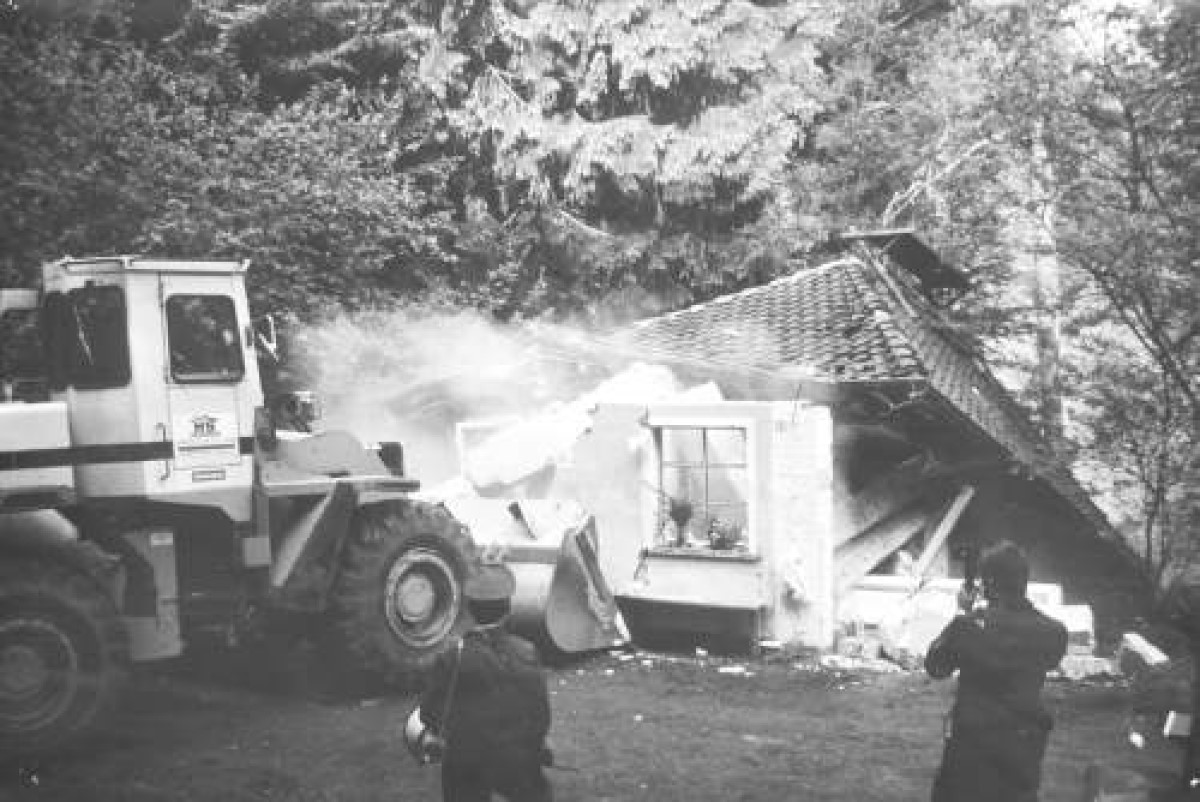 Dragahn-Abriss-des-Bahnwaerterhauses-GA