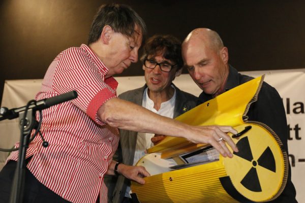 4.9.2014 - Übergabe vom Unterschriften an die BMU Hendricks