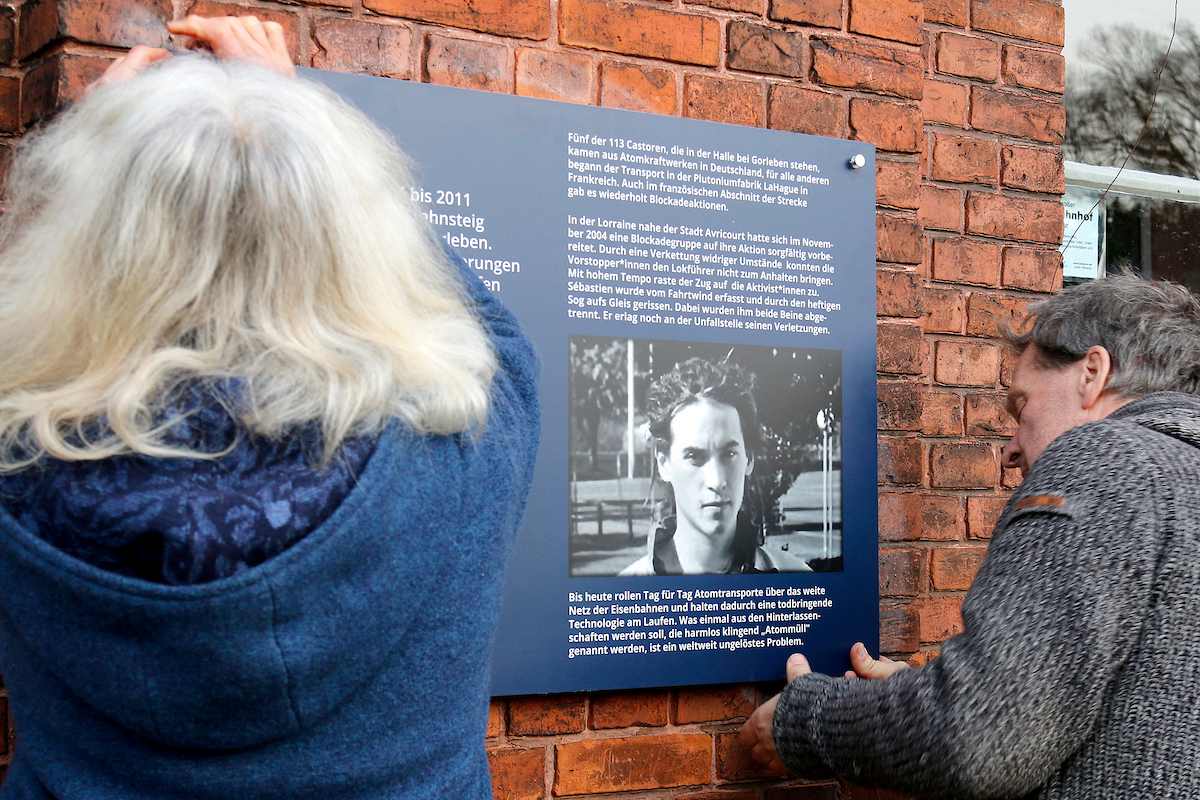 Gedenkveranstaltung Sebastien, Bahnhof Hitzacker, Foto: PubliXviewinG